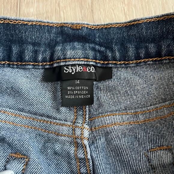 Style & Co Women’s Straight Leg High Rise Jean Size 14 - Picture 4 of 7